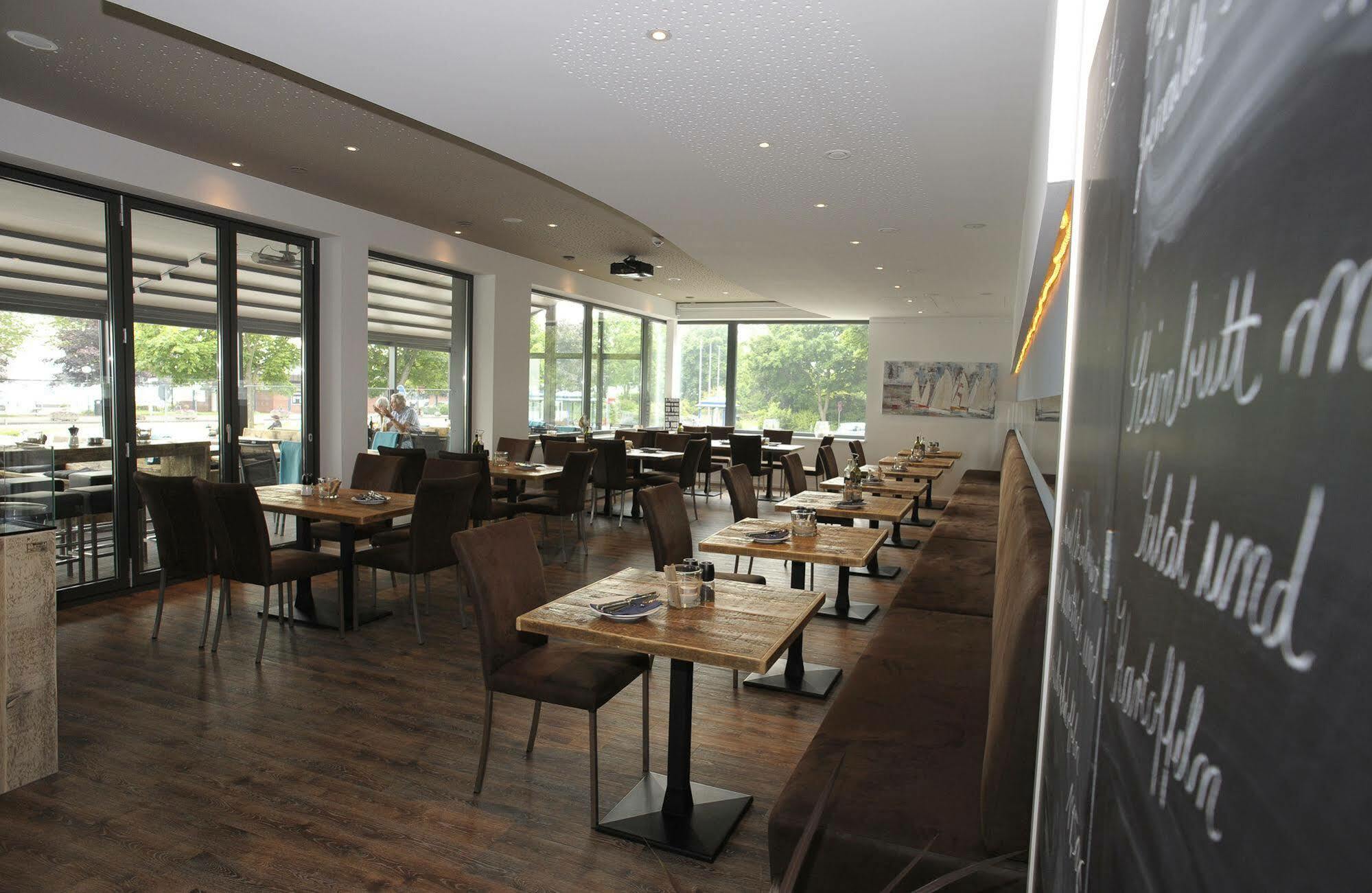 Hotel Acqua Yachthotel&restaurant
